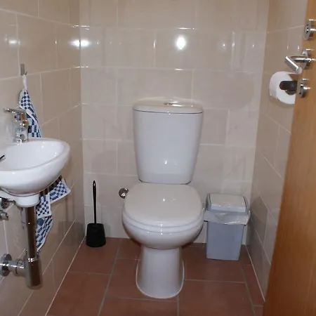 Detached House With A Large Porch Playground And Pool Сasa de vacaciones Tábua